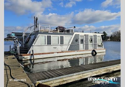 Mein Hausboot Modell Huizen aan water 2015, met Mercury Marine motor, Duitsland