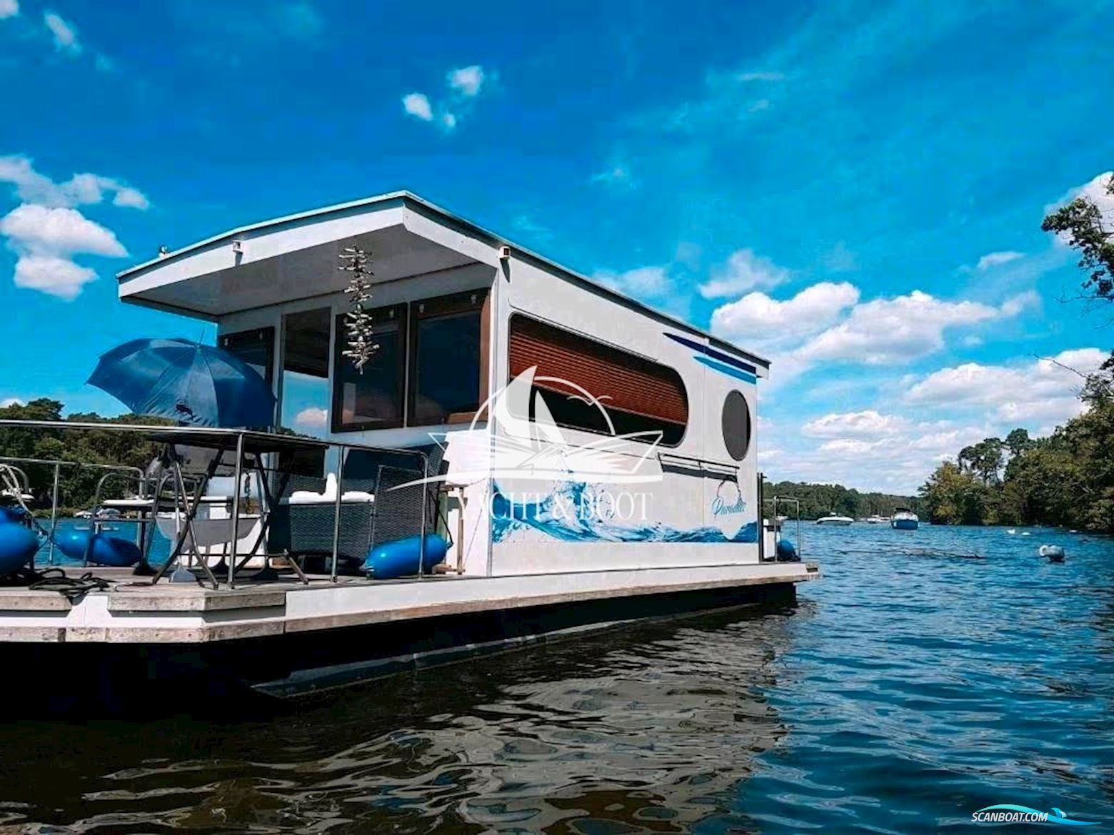 Rollyboot 8.2 Max Huizen aan water 2019, met Suzuki motor, Duitsland