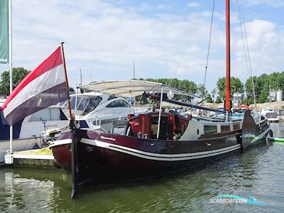 Skutsje 19.09 Huizen aan water 1915, met Mitsubishi<br />S4L2-61SD motor, The Netherlands