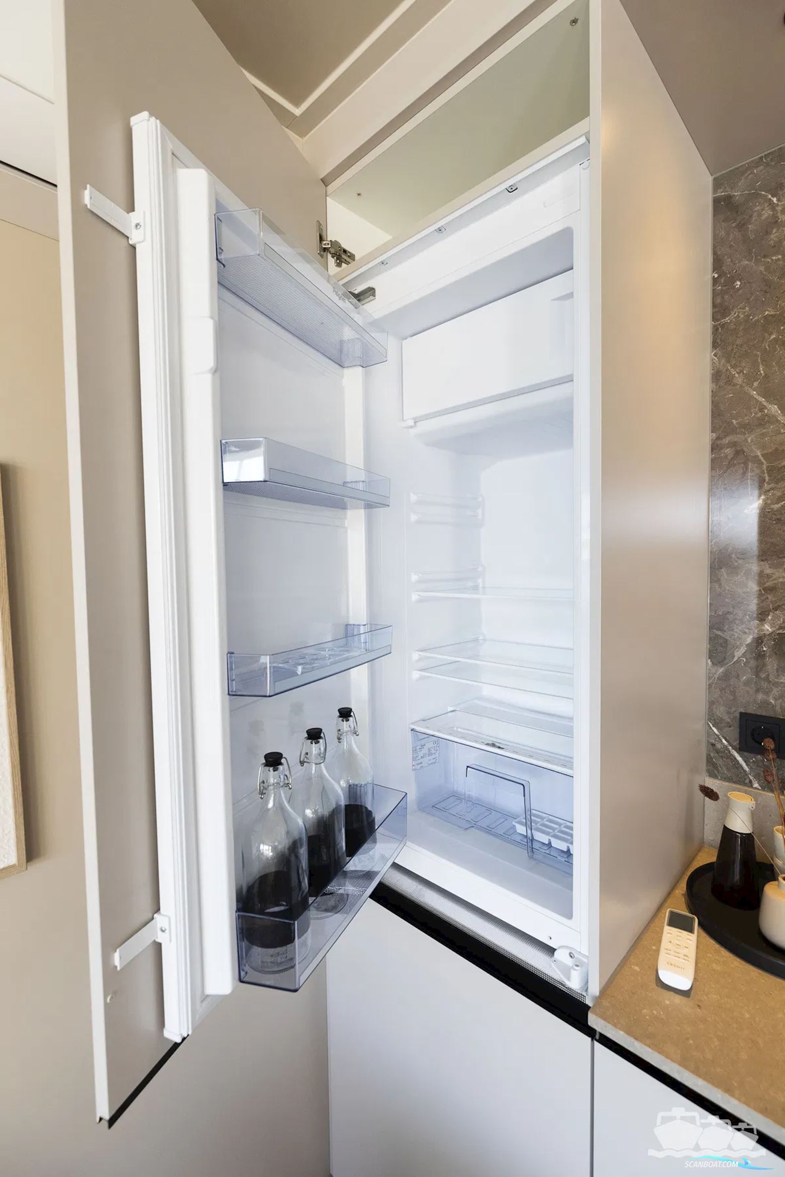 SL Houseboat Marina Den Oever, inclusief ligplaats