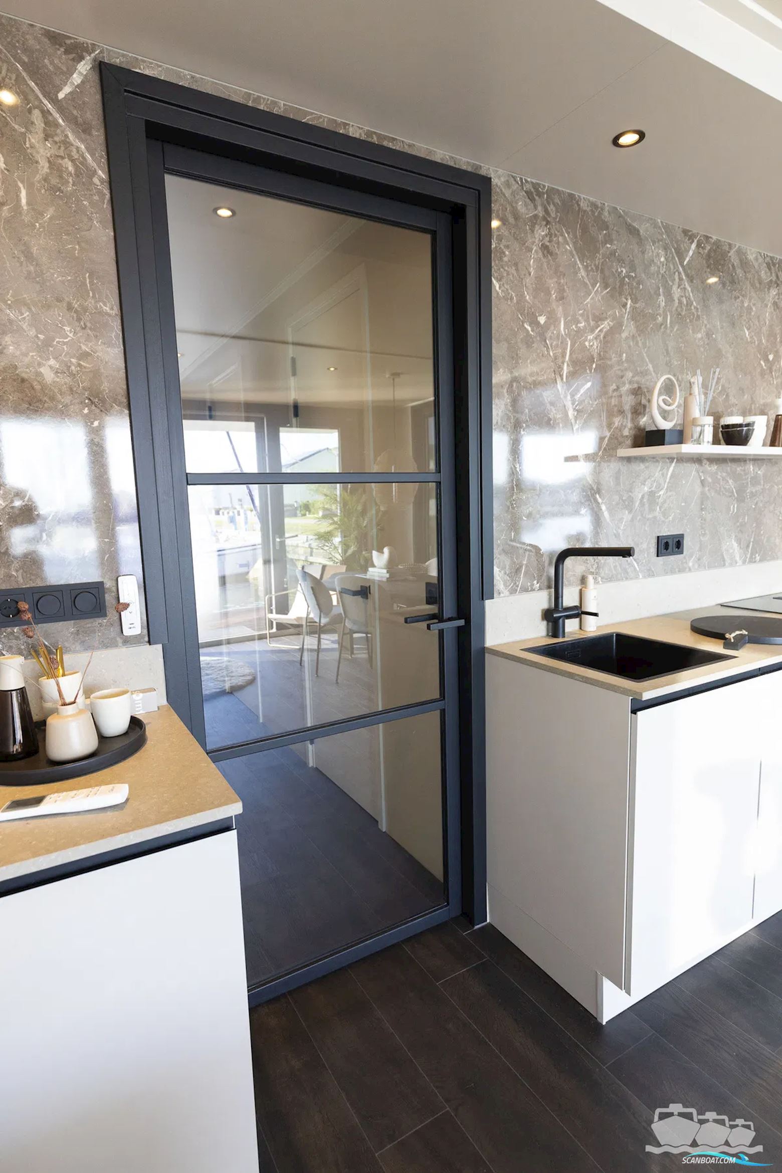 SL Houseboat Marina Den Oever, inclusief ligplaats