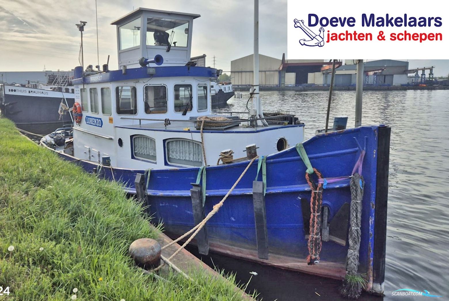 Sleep / Duwboot 17.58 Met Ubc Huizen aan water 1951, met Stork Ricardo<br />AR216 motor, The Netherlands