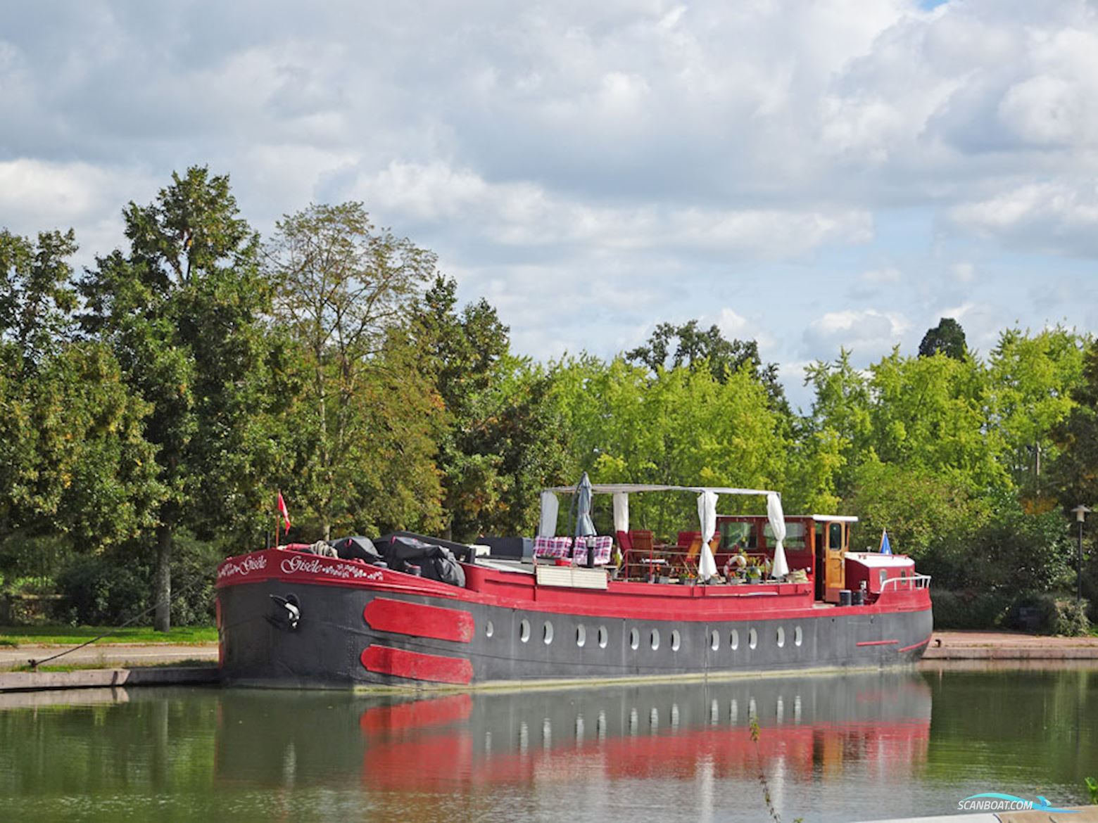 Spits Varend Woonschip 30.53 met UBC