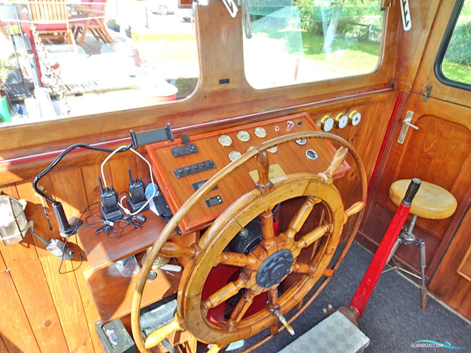 Spits Varend Woonschip 30.53 met UBC