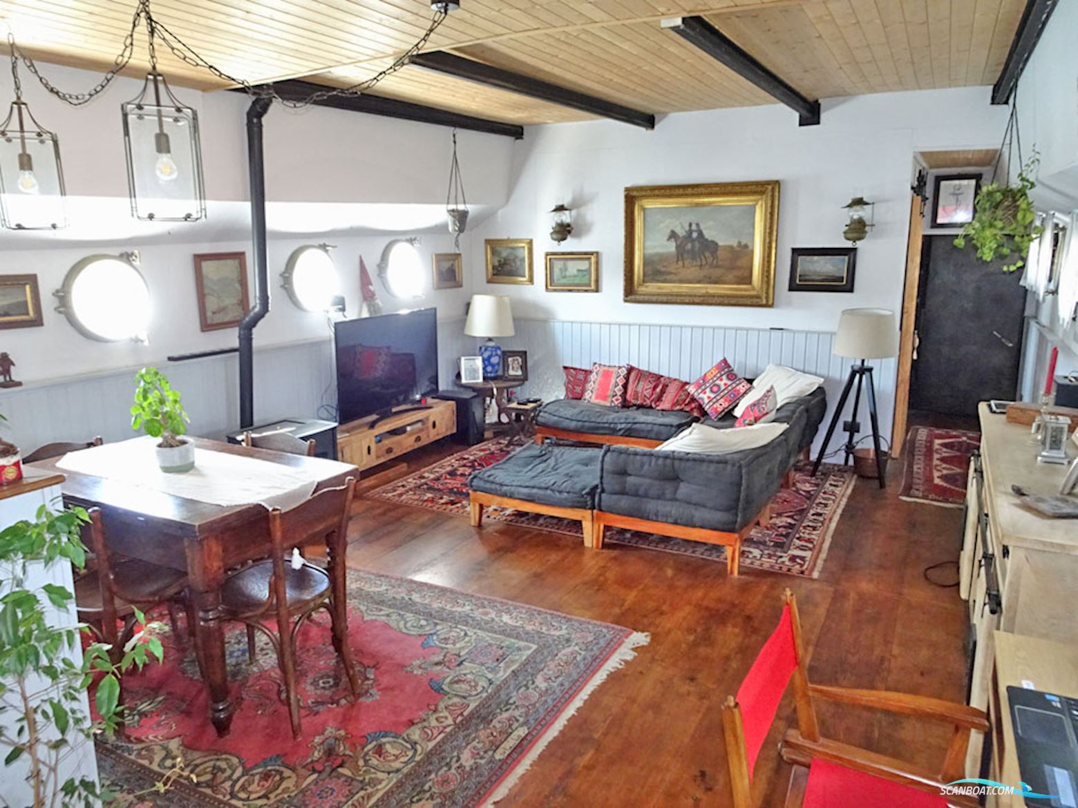 Spits Varend Woonschip 30.53 met UBC