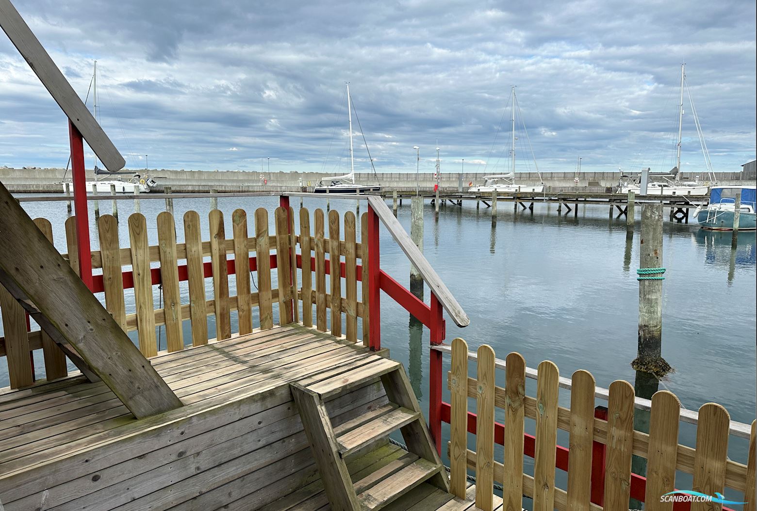 Svensk ponton Huizen aan water 2013, met ingen motor, Denemarken