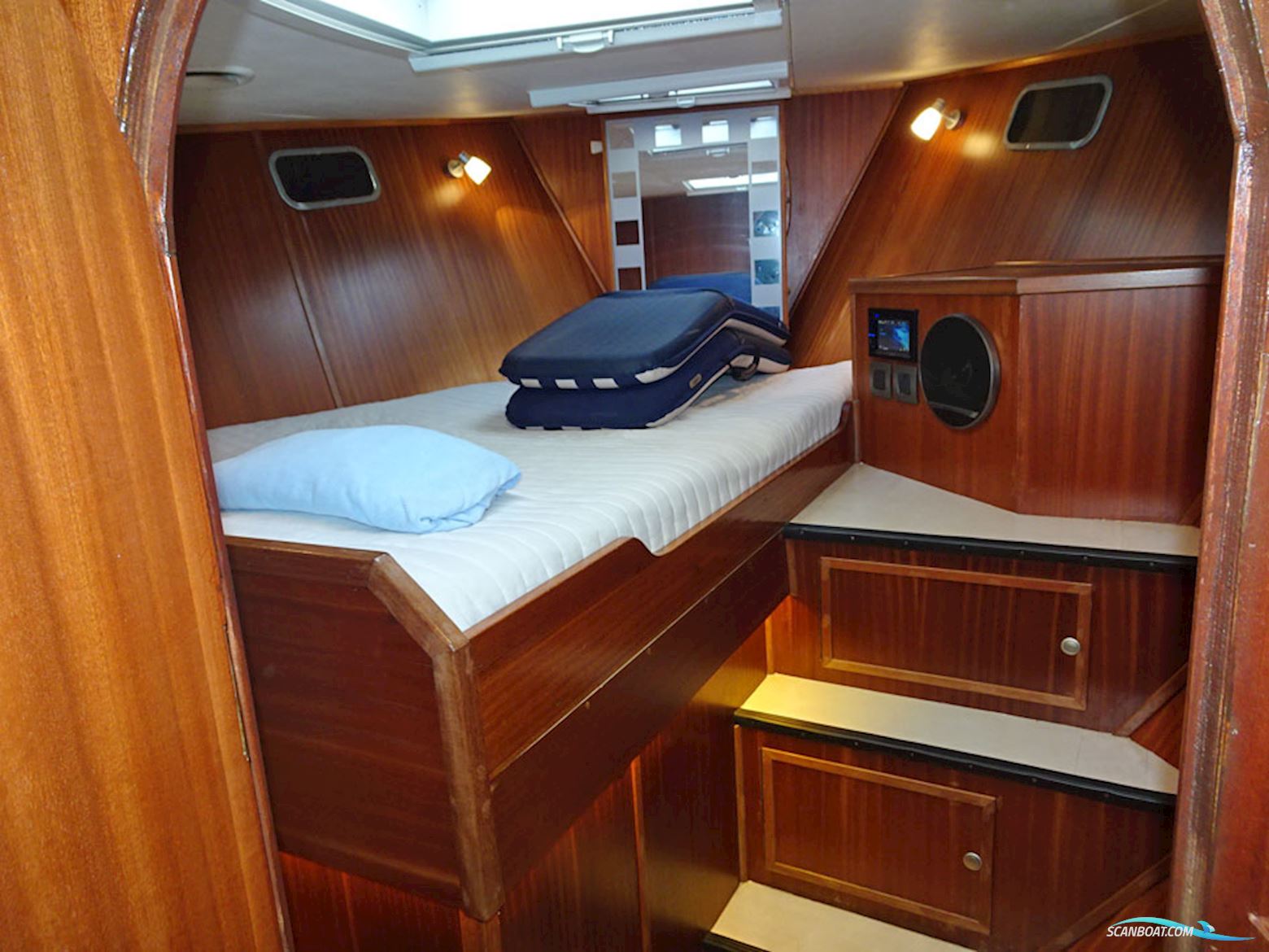 Trawlerjacht 48, Zeegaand