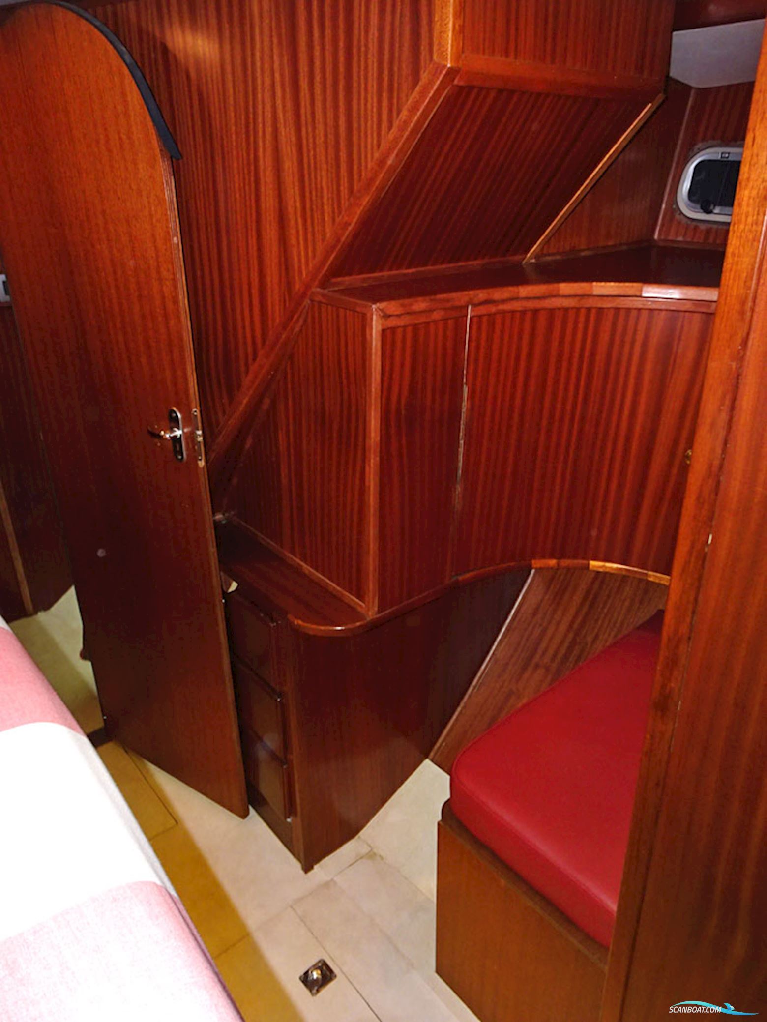 Trawlerjacht 48, Zeegaand