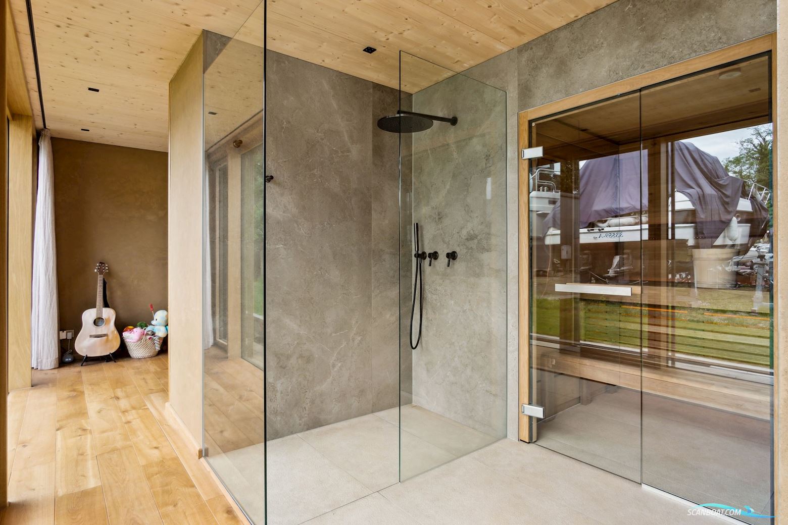 Waterloft "Ohana" - Eksklusiv sejlende husbåd / Wohnschiff (2022)