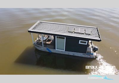 Werft Plaue 800 Huizen aan water 2010, met Yamaha Motor Company motor, Duitsland