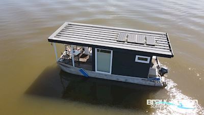 Werft Plaue 800 Huizen aan water 2010, met Yamaha Motor Company motor, Duitsland