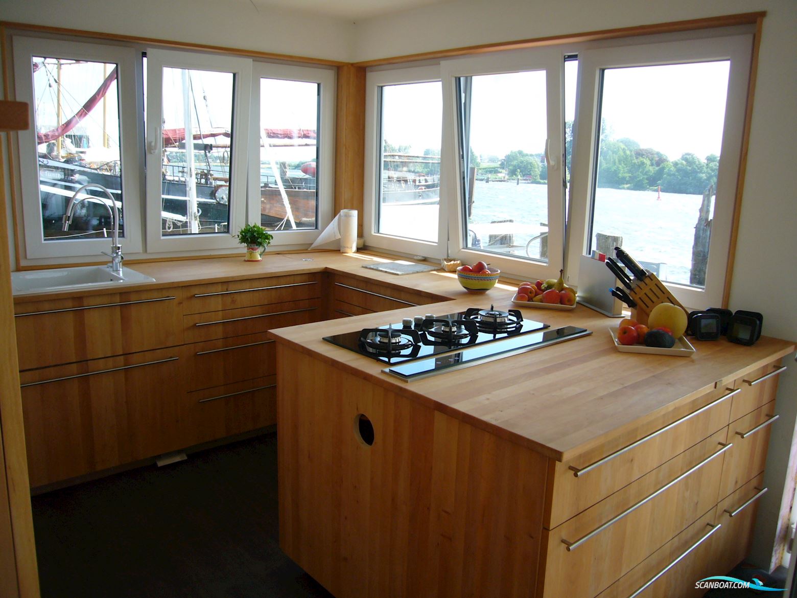 Balticat Hausboot Werft GmbH LivingBoat 85