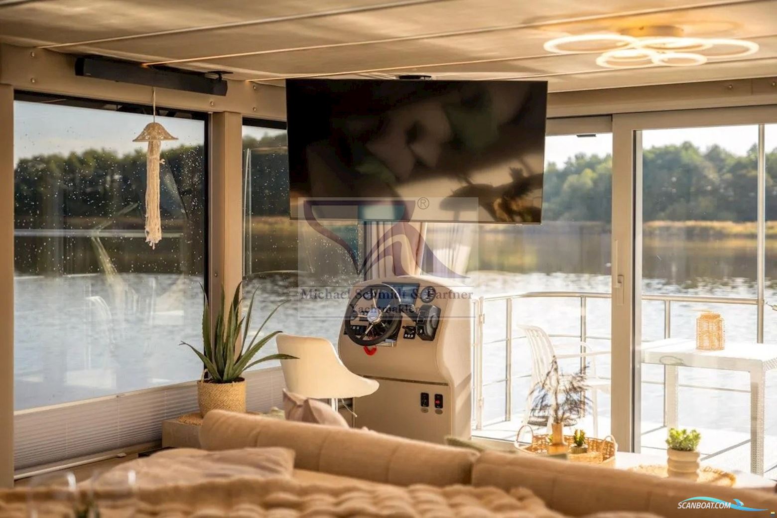 Desidus Hausboot/Hausyacht Lake Suite