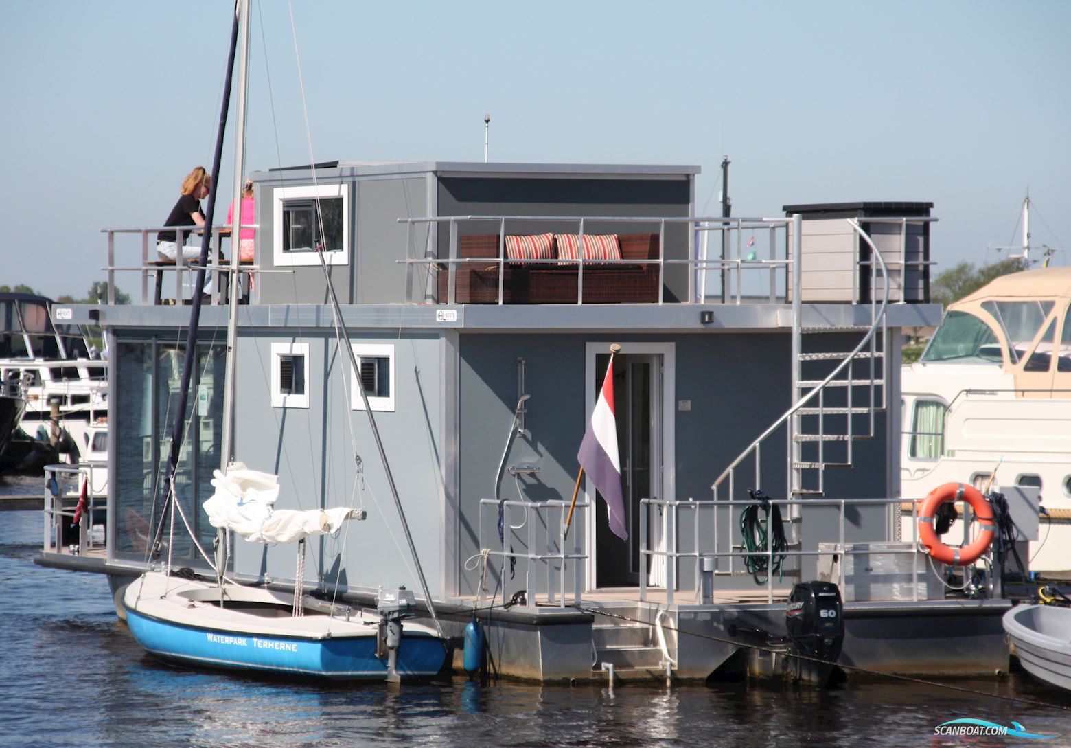 DL-Boats Houseboat