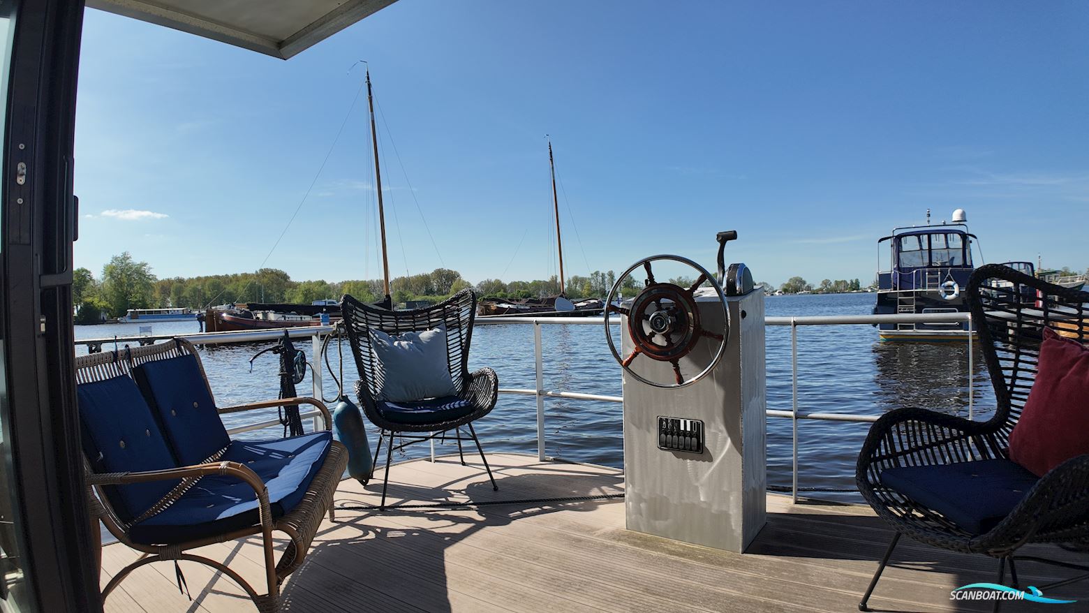 DL-Boats Houseboat