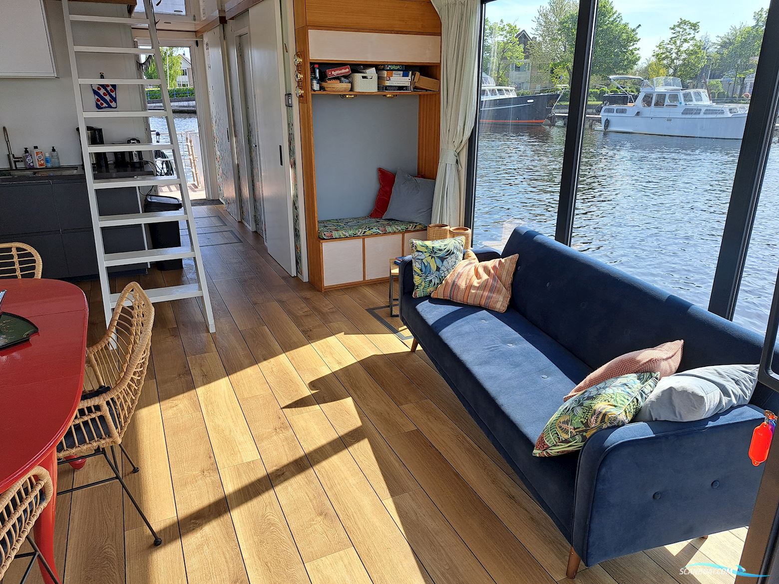 DL-Boats Houseboat