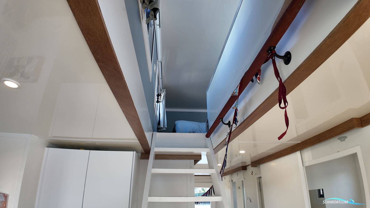 DL-Boats Houseboat