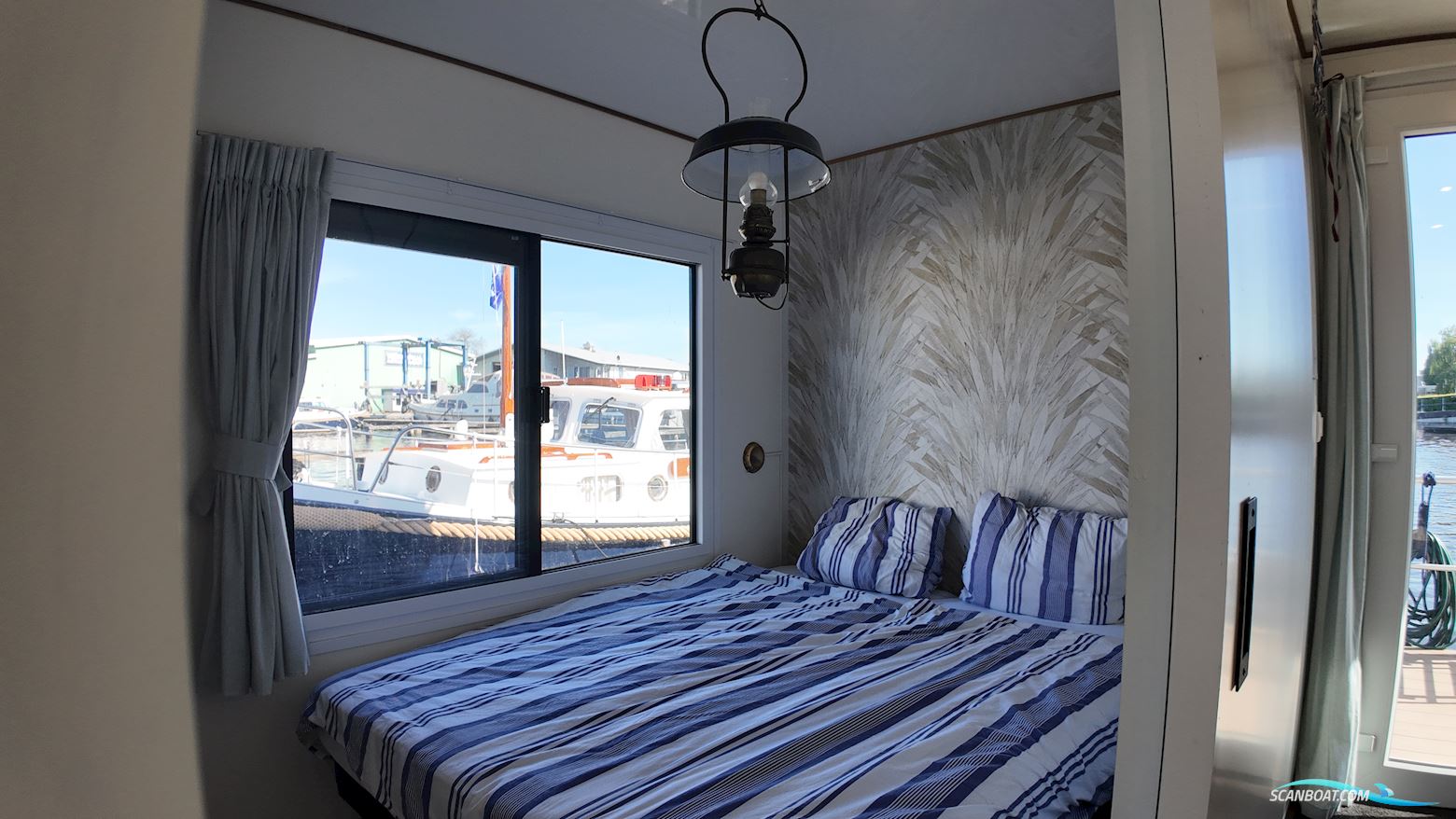 DL-Boats Houseboat