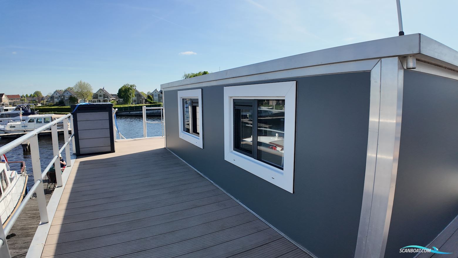DL-Boats Houseboat