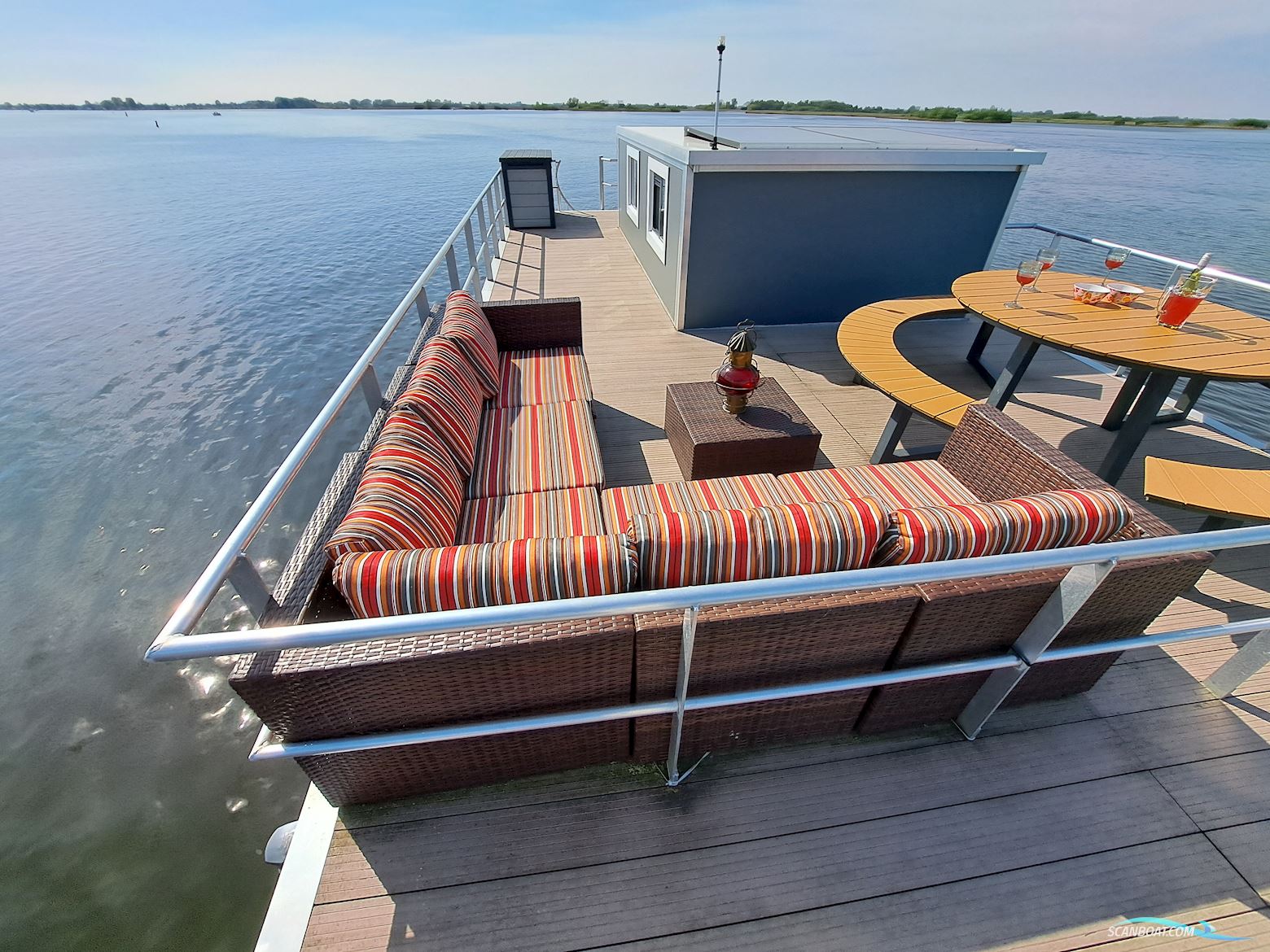 DL-Boats Houseboat