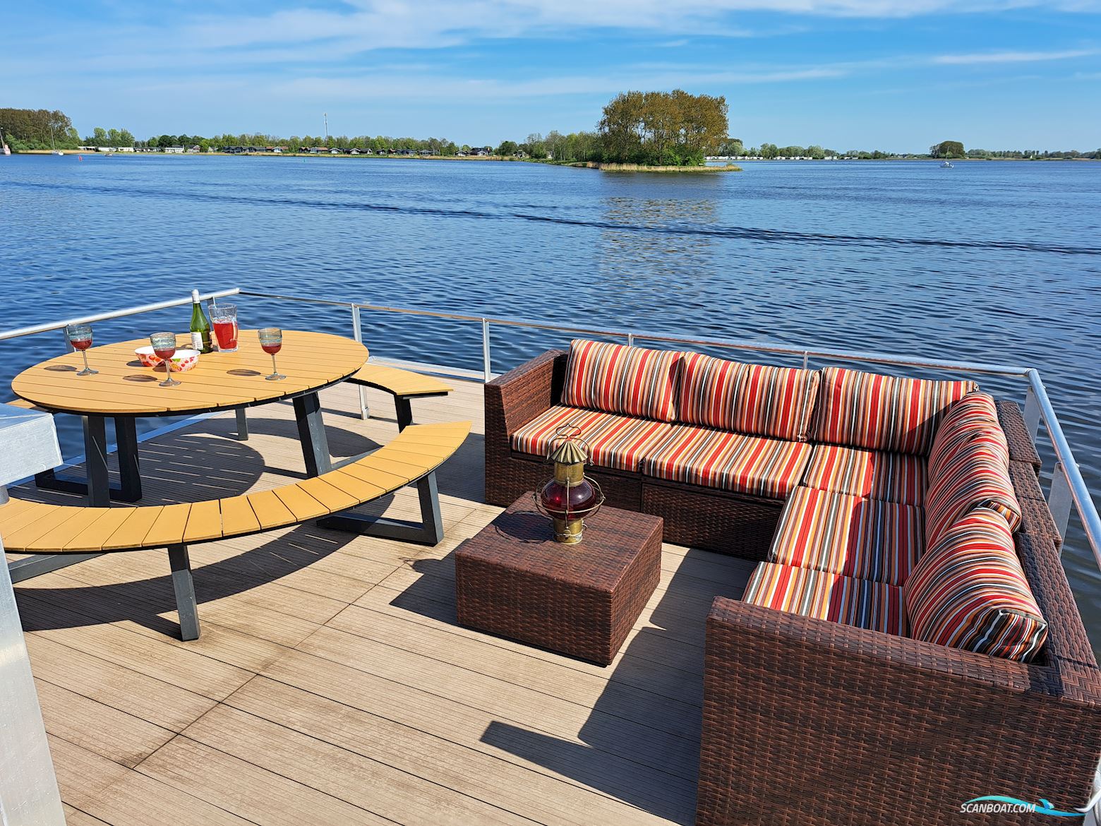 DL-Boats Houseboat