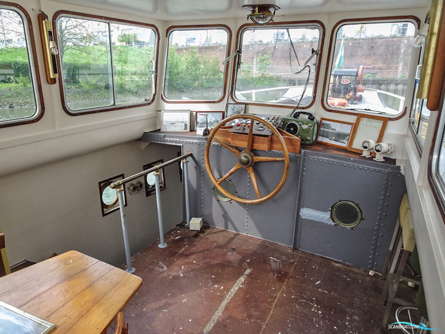 Dockyard 13, Motor tender