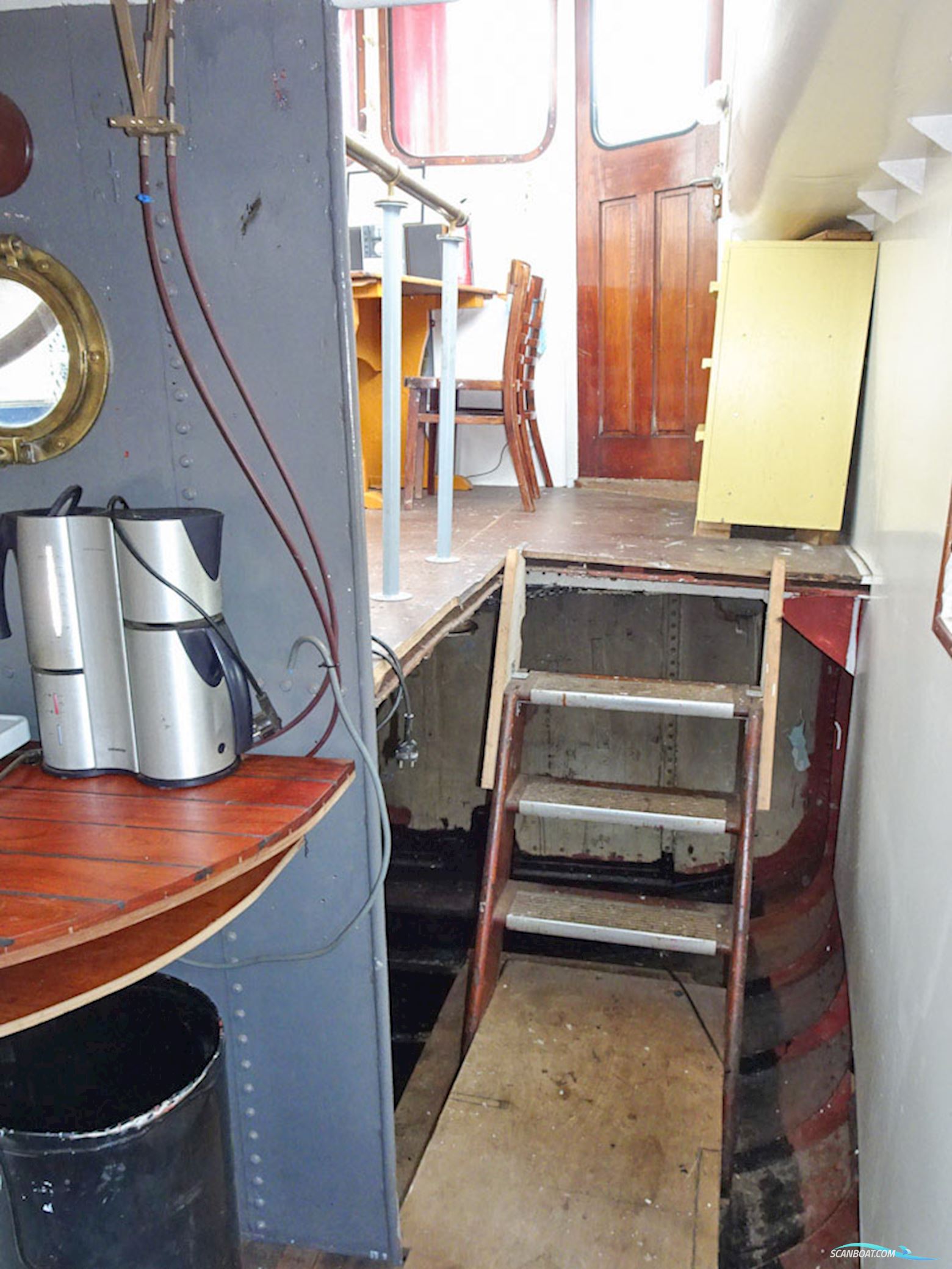 Dockyard 13, Motor tender