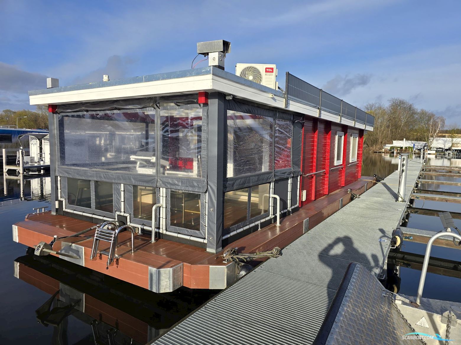 Exklusives Hausboot