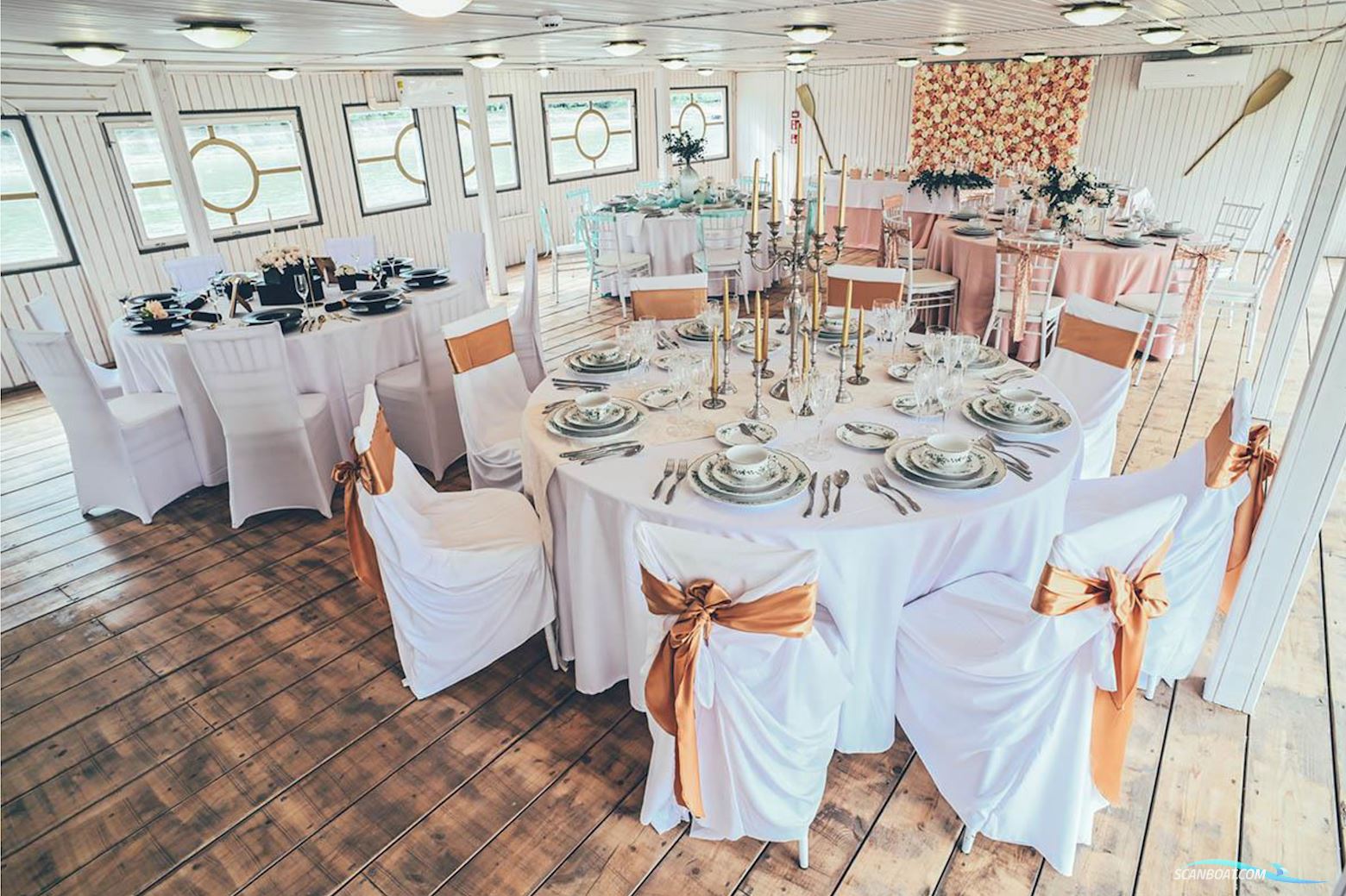 Hotel - Restaurant Ship
