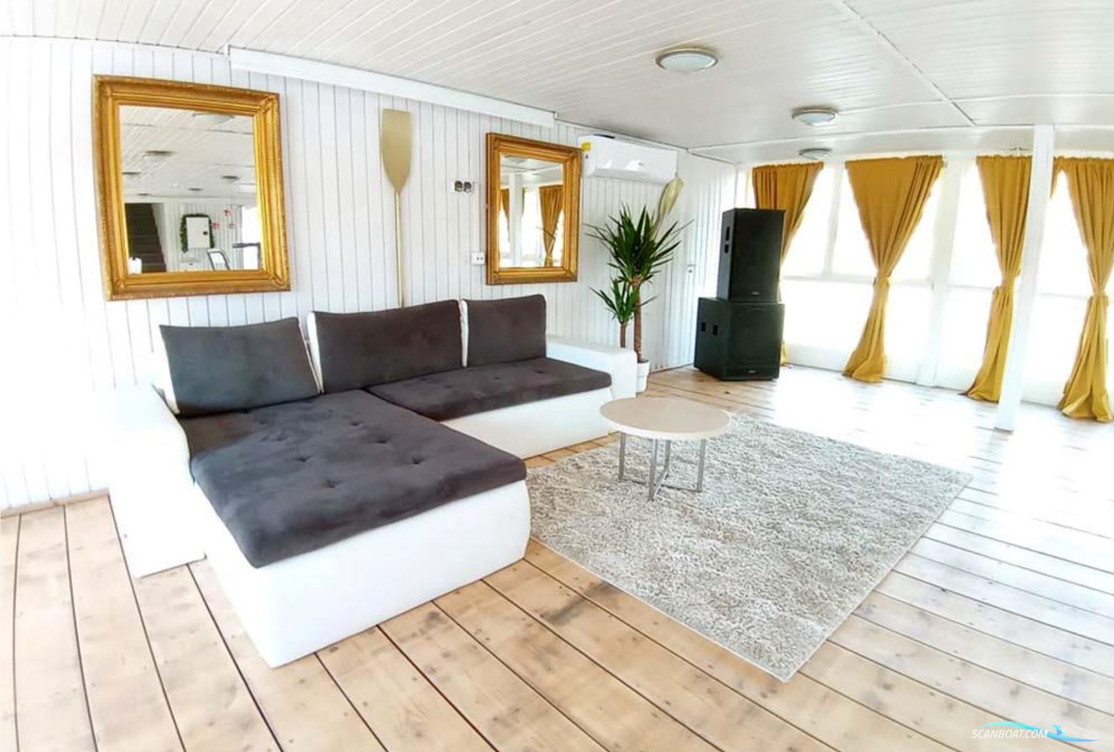 Hotel - Restaurant Ship
