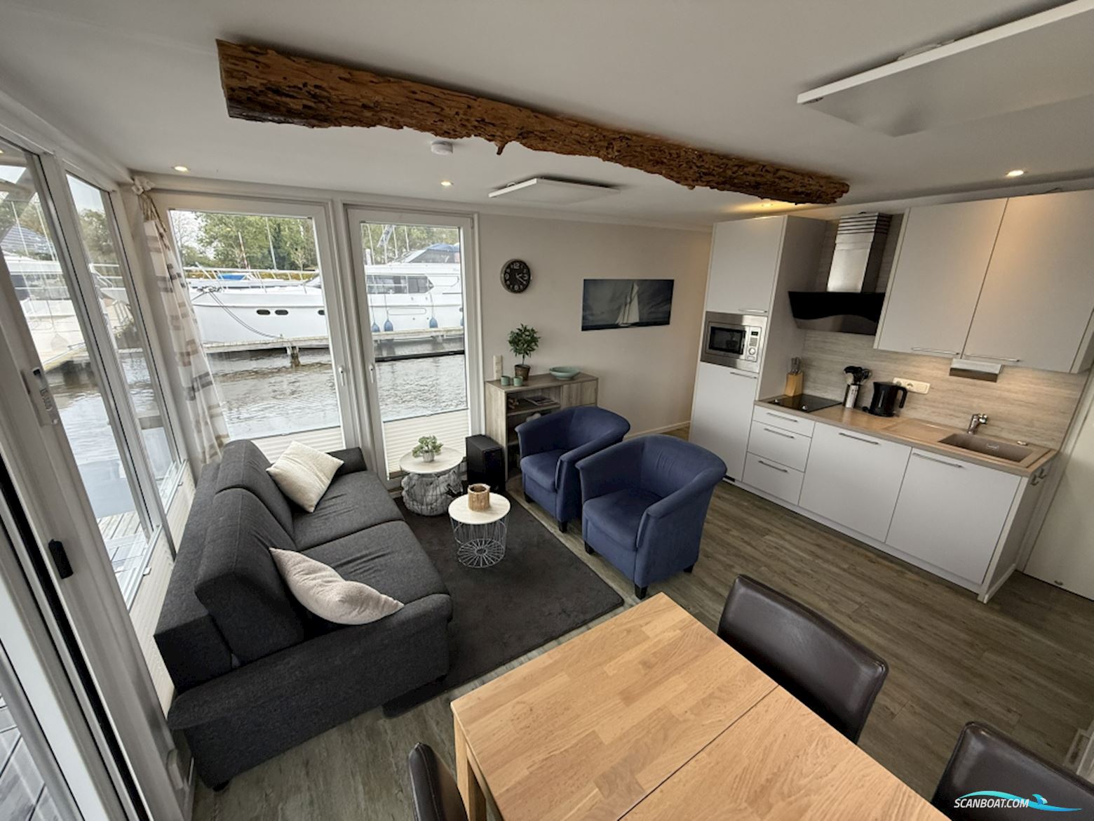 Houseboat  Under Dock  18