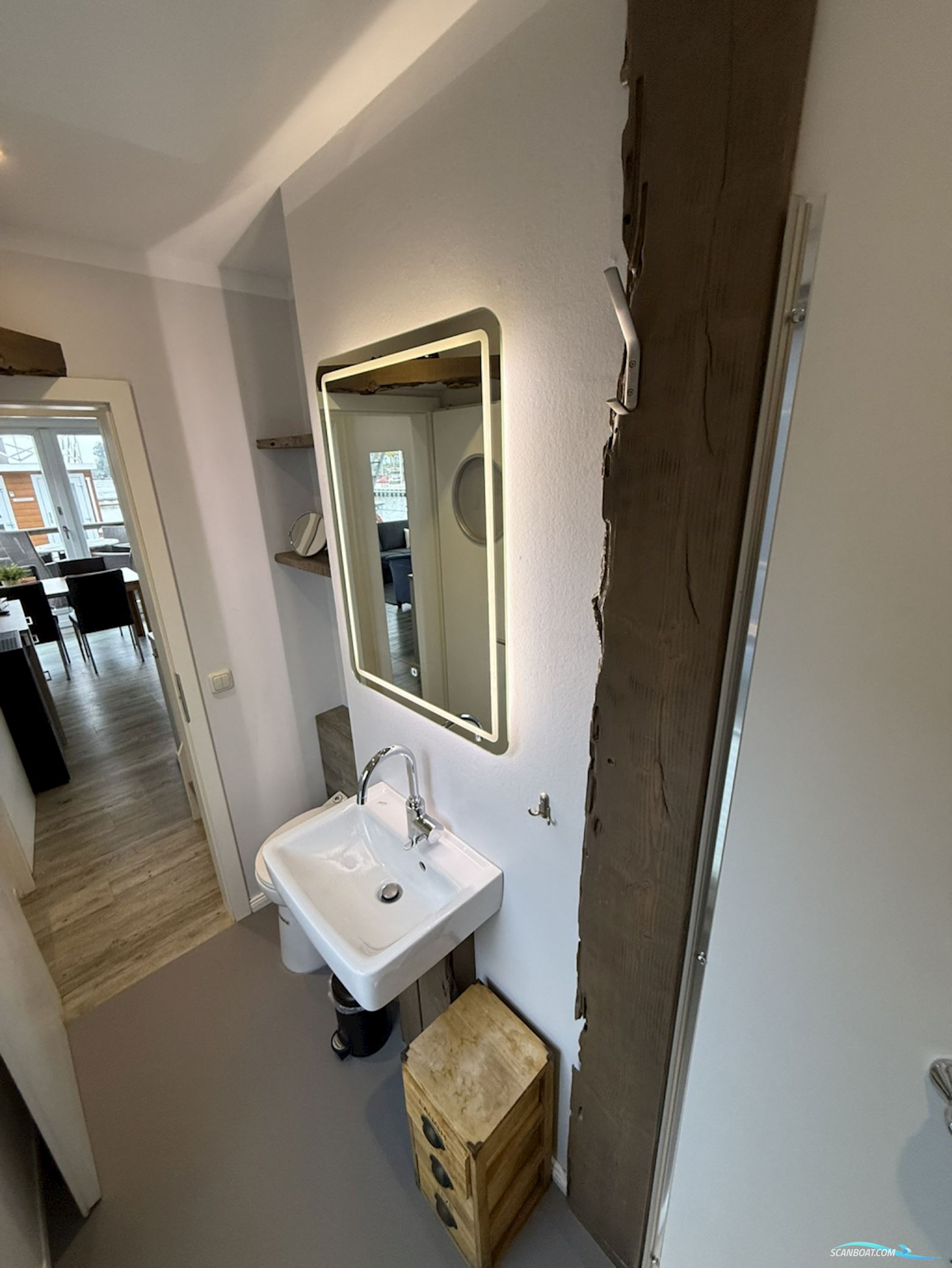 Houseboat  Under Dock  18