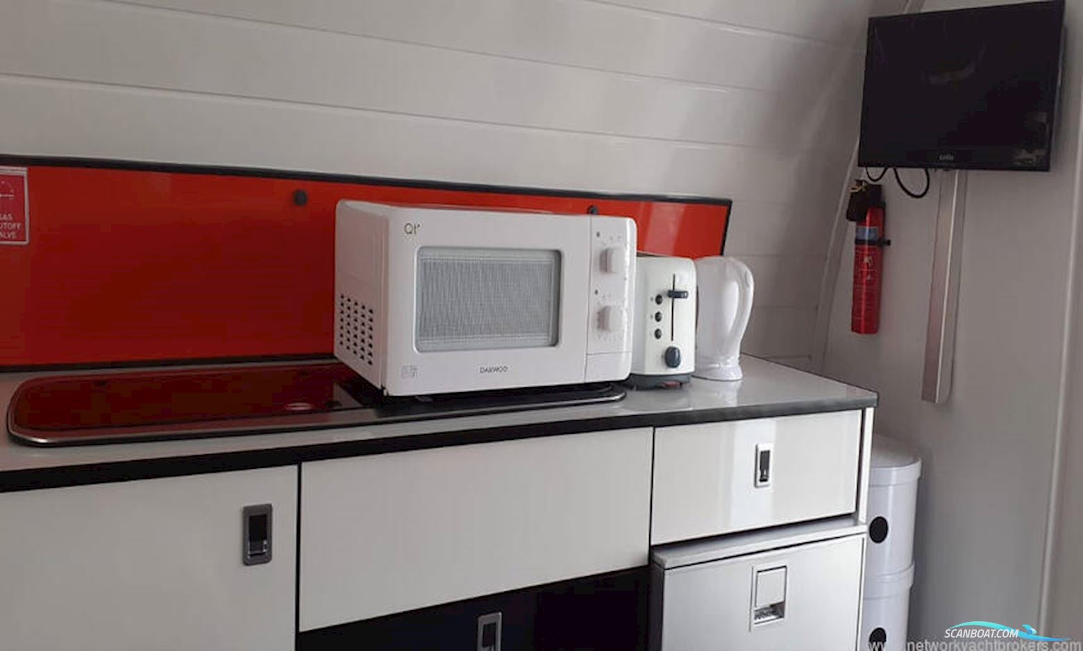 Houseboat MX 24 Glampboat