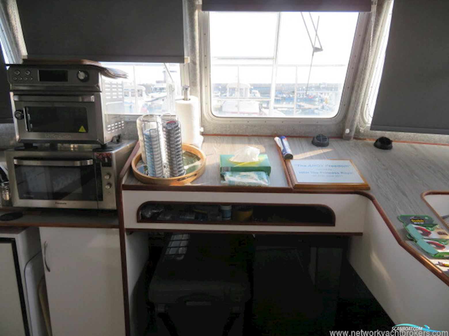 Houseboat Powercat 40 Converted to a