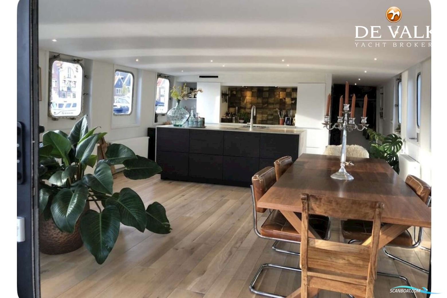 Houseboat Waterloft Luxemotor