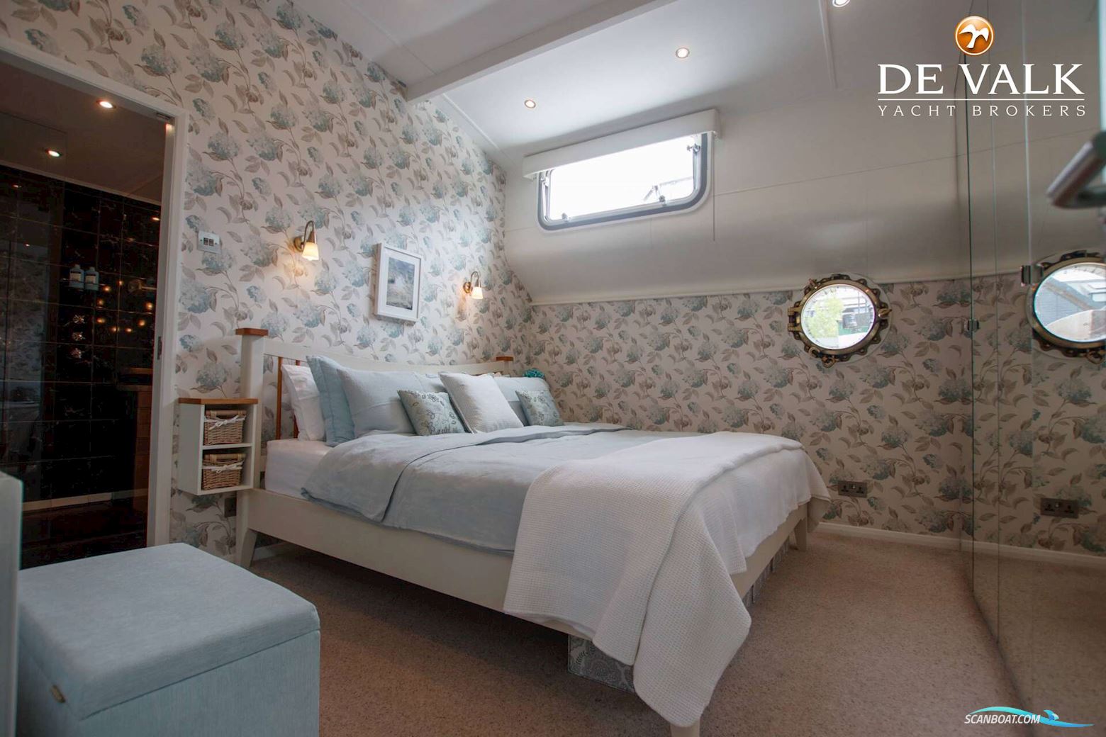 Houseboat Waterloft Luxemotor Spitz 38M