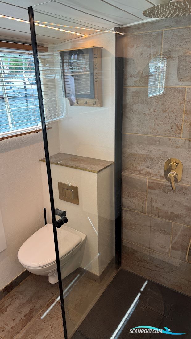 Husbåd i Tuborg Havn