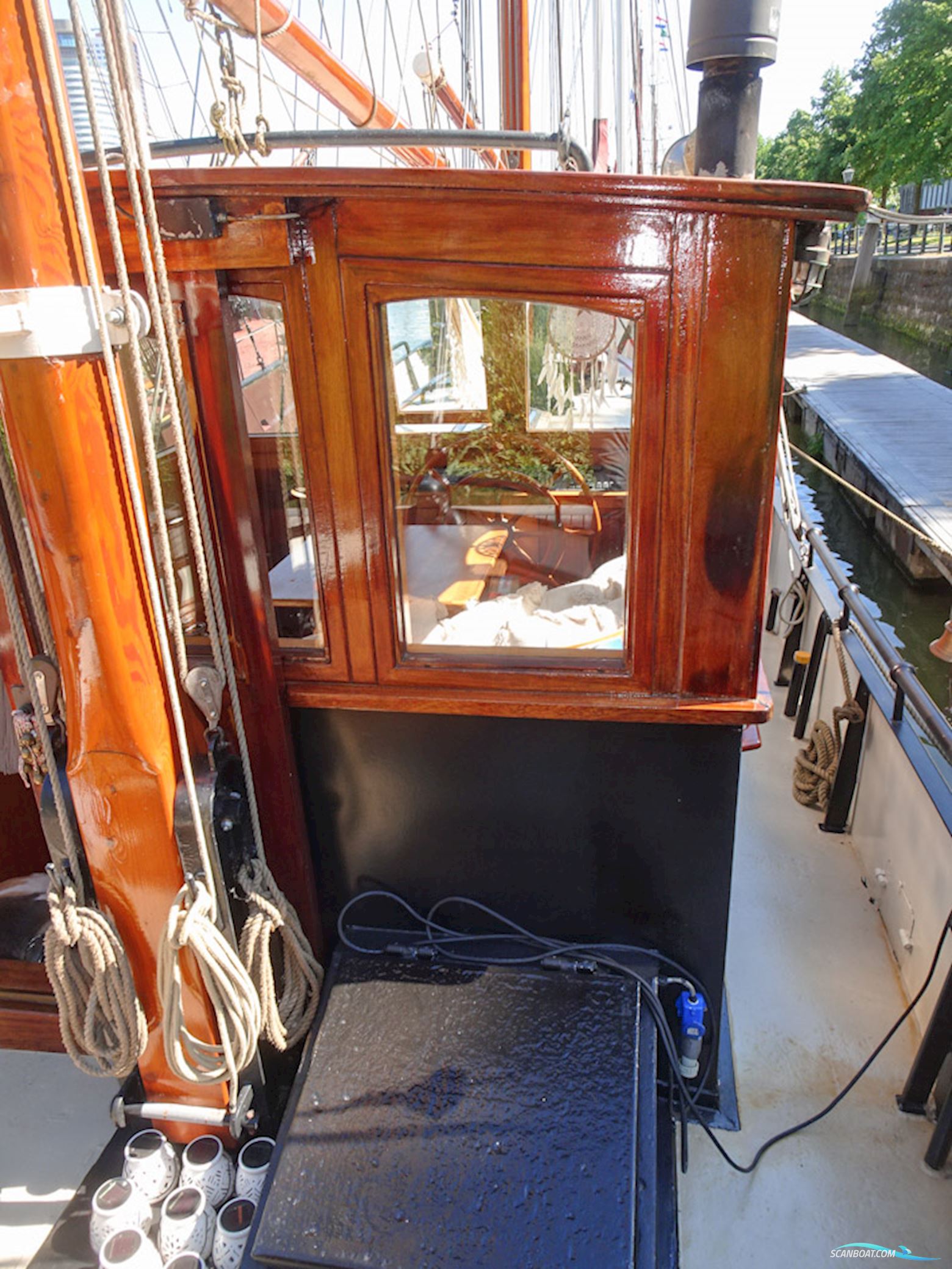 Kotter varend woonschip 14.95