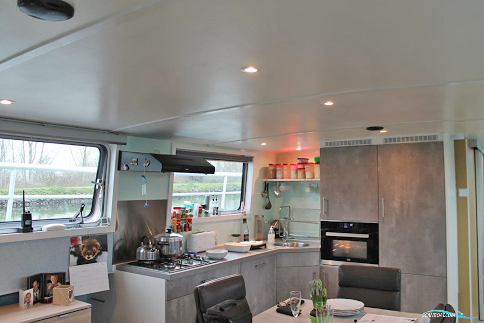 Luxe Motor 26.25 met UBC