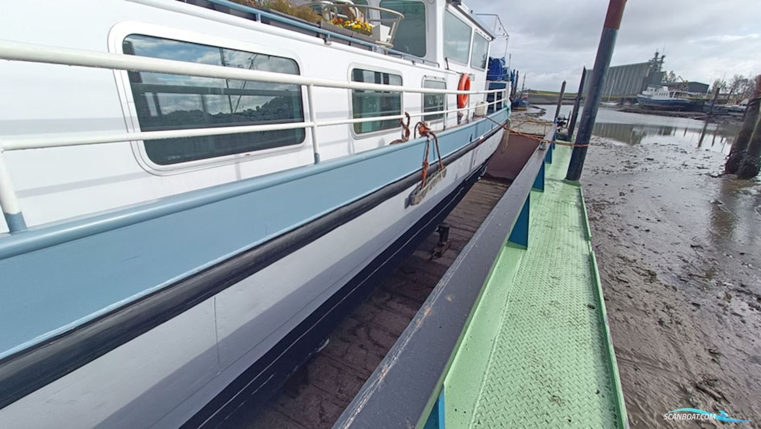 Luxe Motor 26.25 met UBC