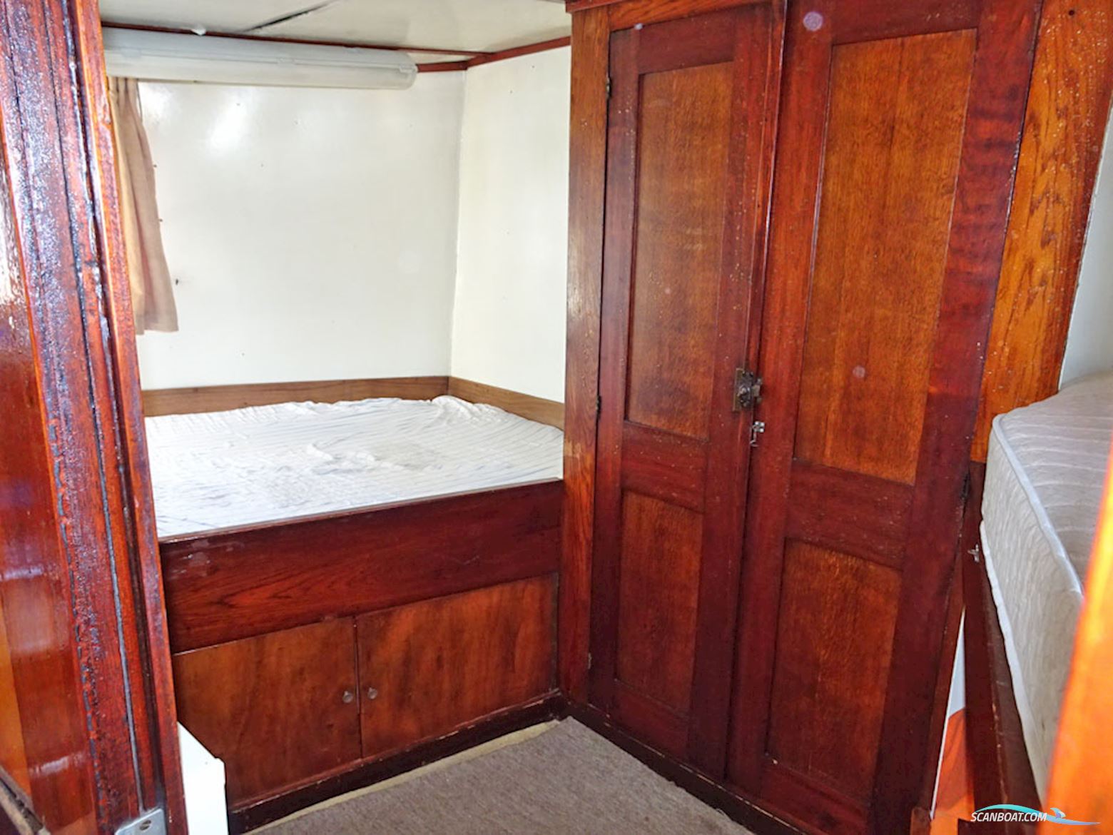 Luxe Motor 36.72, Cbb Rijn