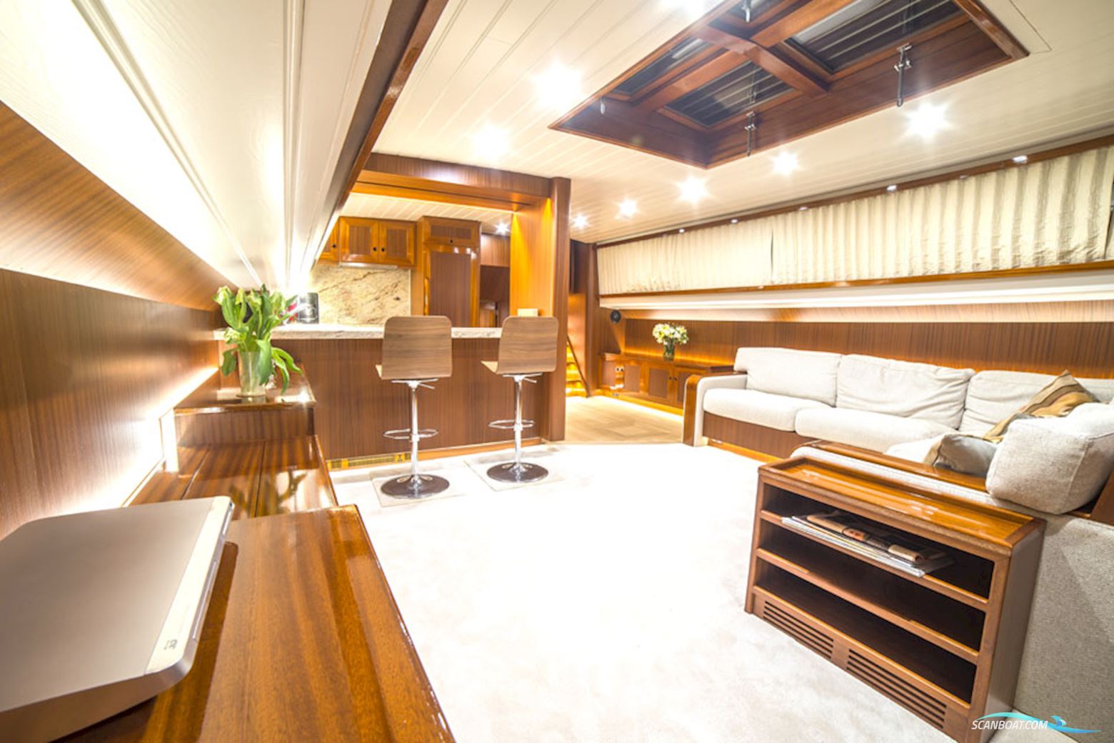 Luxe Motor Cruise 19.75