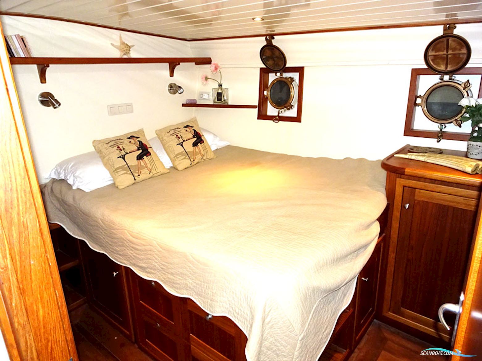 Luxe Motor Cruise 19.75