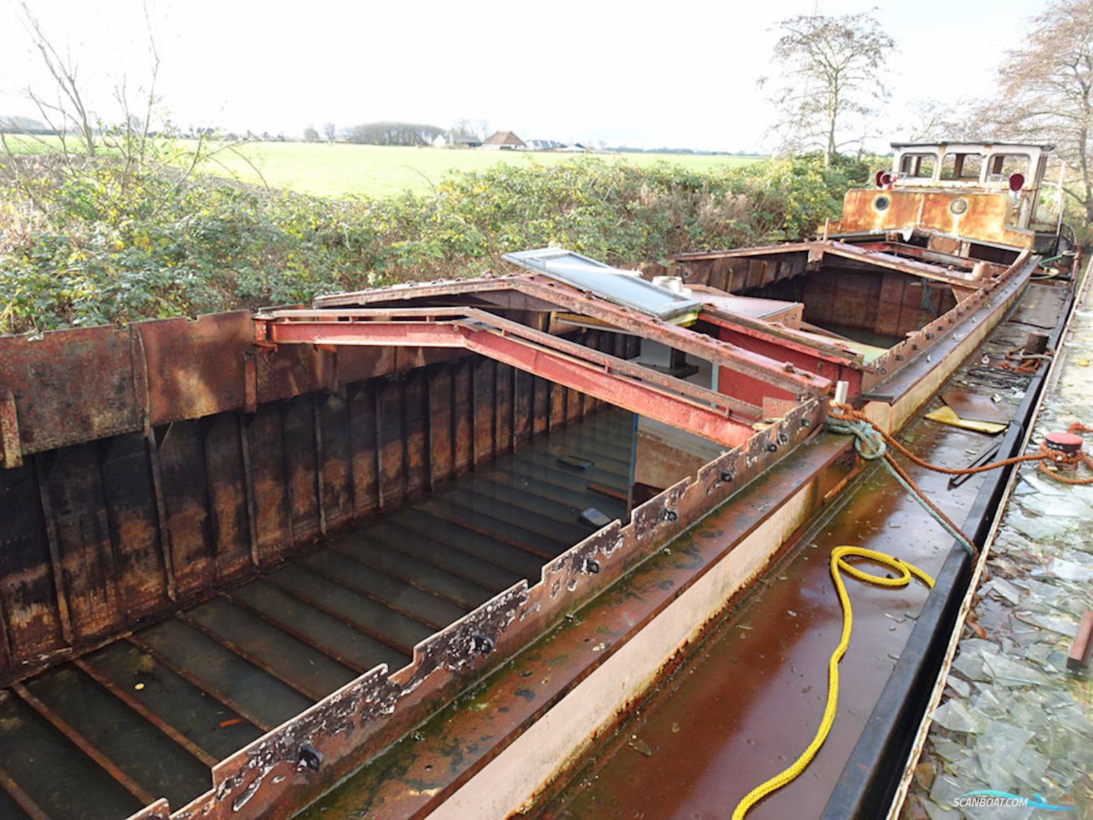 Luxe Motor Elizabeth III 42.46 casco