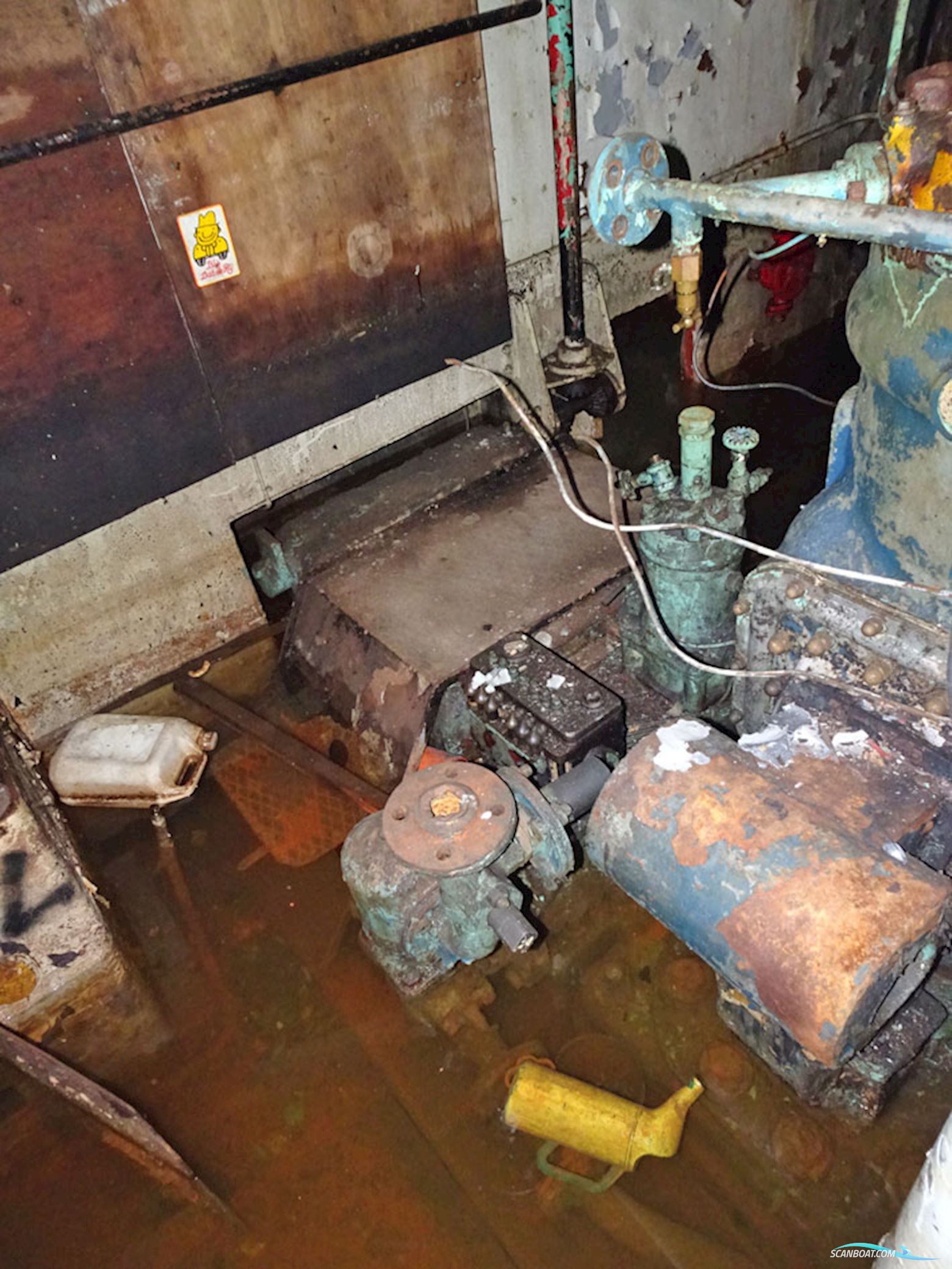 Luxe Motor Elizabeth III 42.46 casco