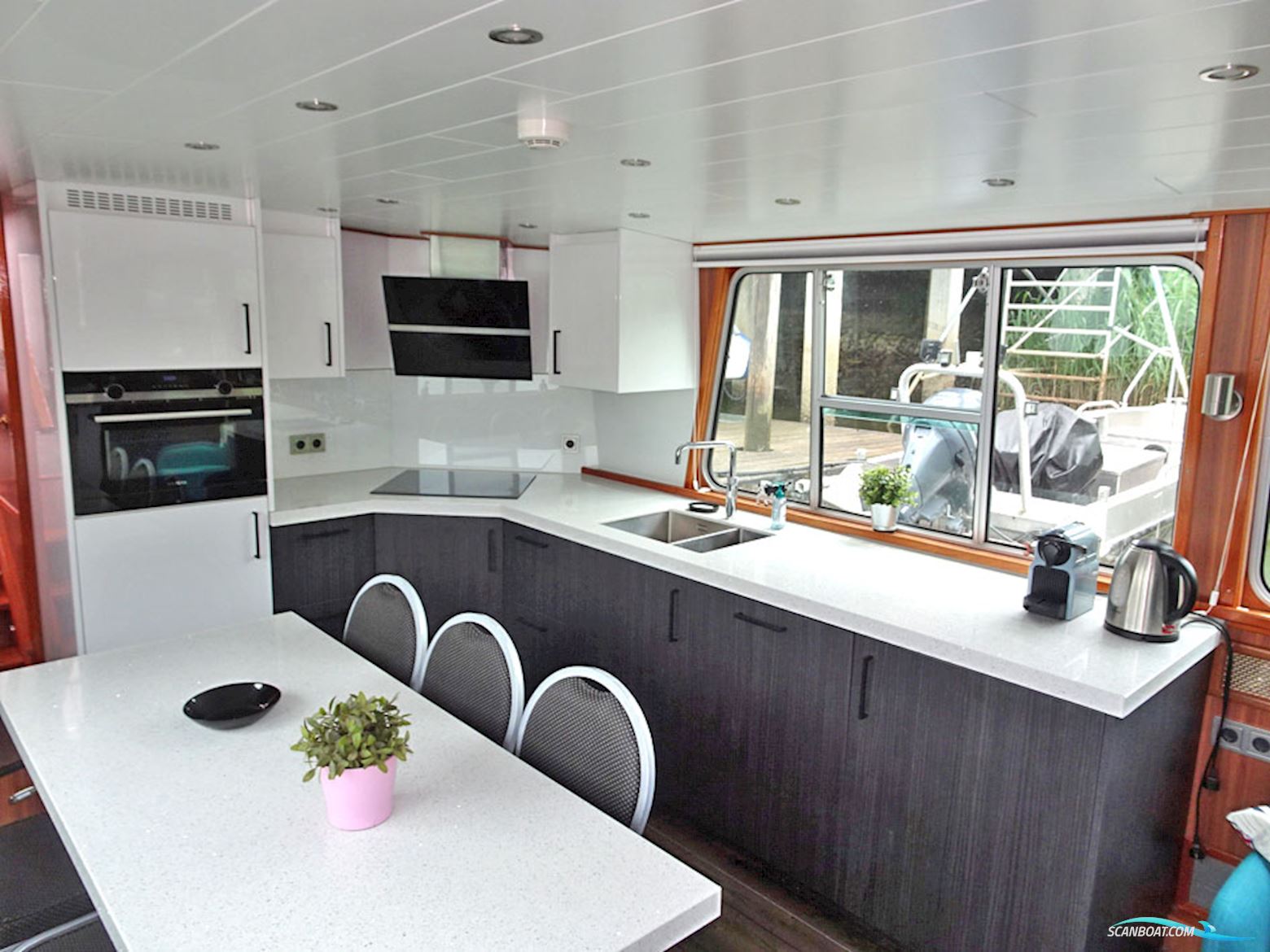 Luxe Varend Woonschip Rijn Gecertificeerd