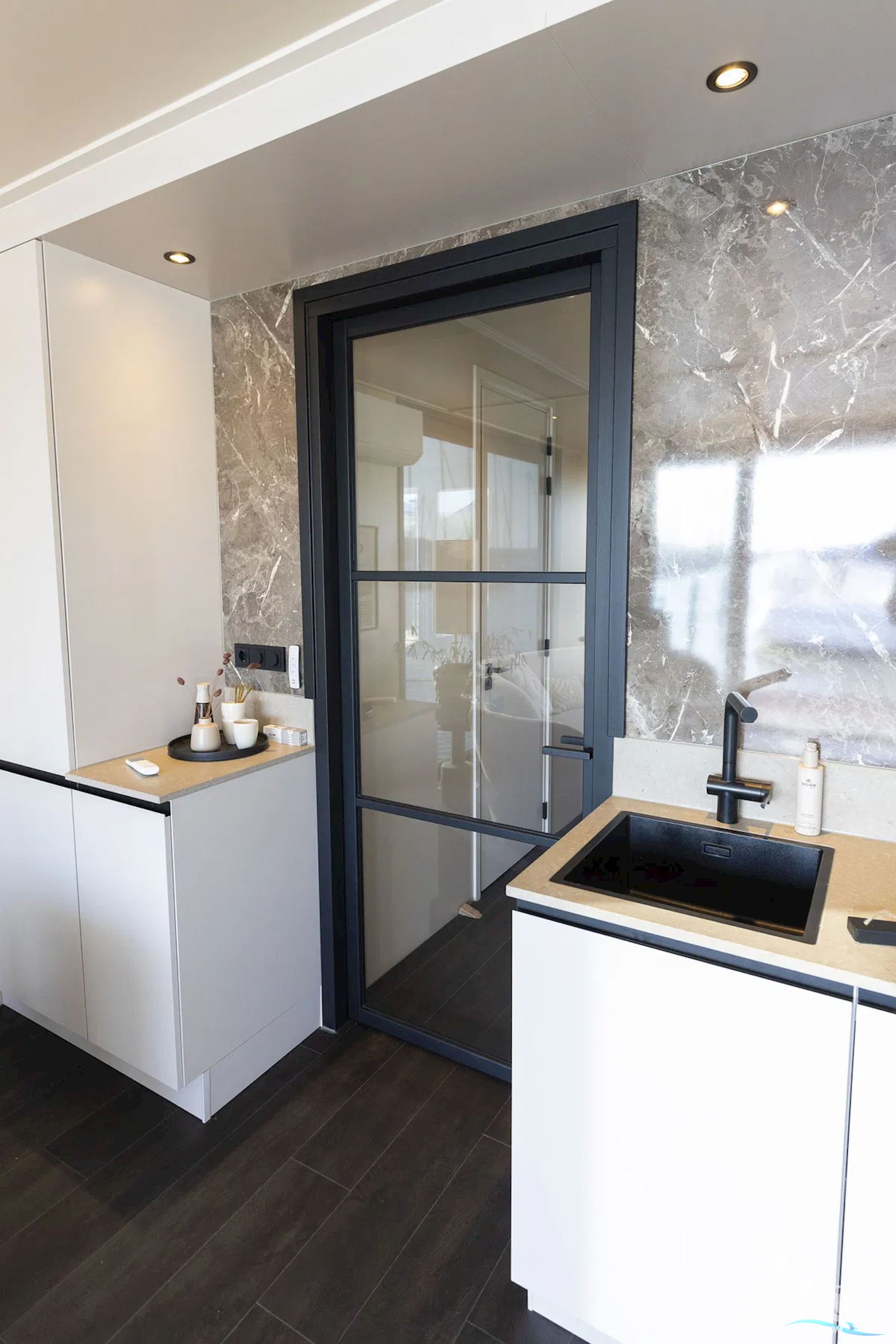 SL Houseboat Marina Den Oever, inclusief ligplaats