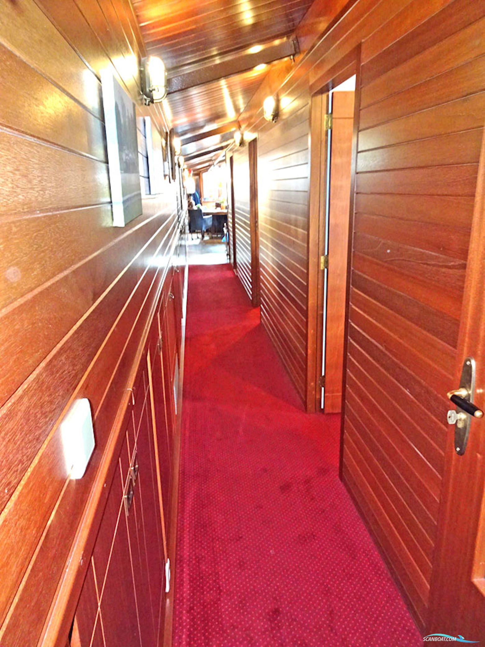 Spits B&B Varend Woonschip 39.09 met CvO