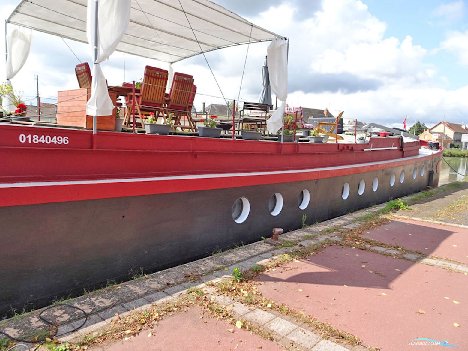 Spits Varend Woonschip 30.53 met UBC