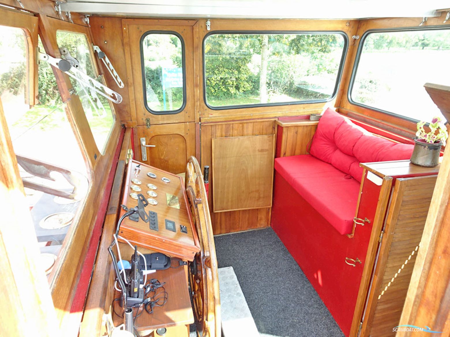 Spits Varend Woonschip 30.53 met UBC